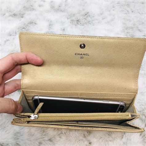 identify authentic chanel wallet